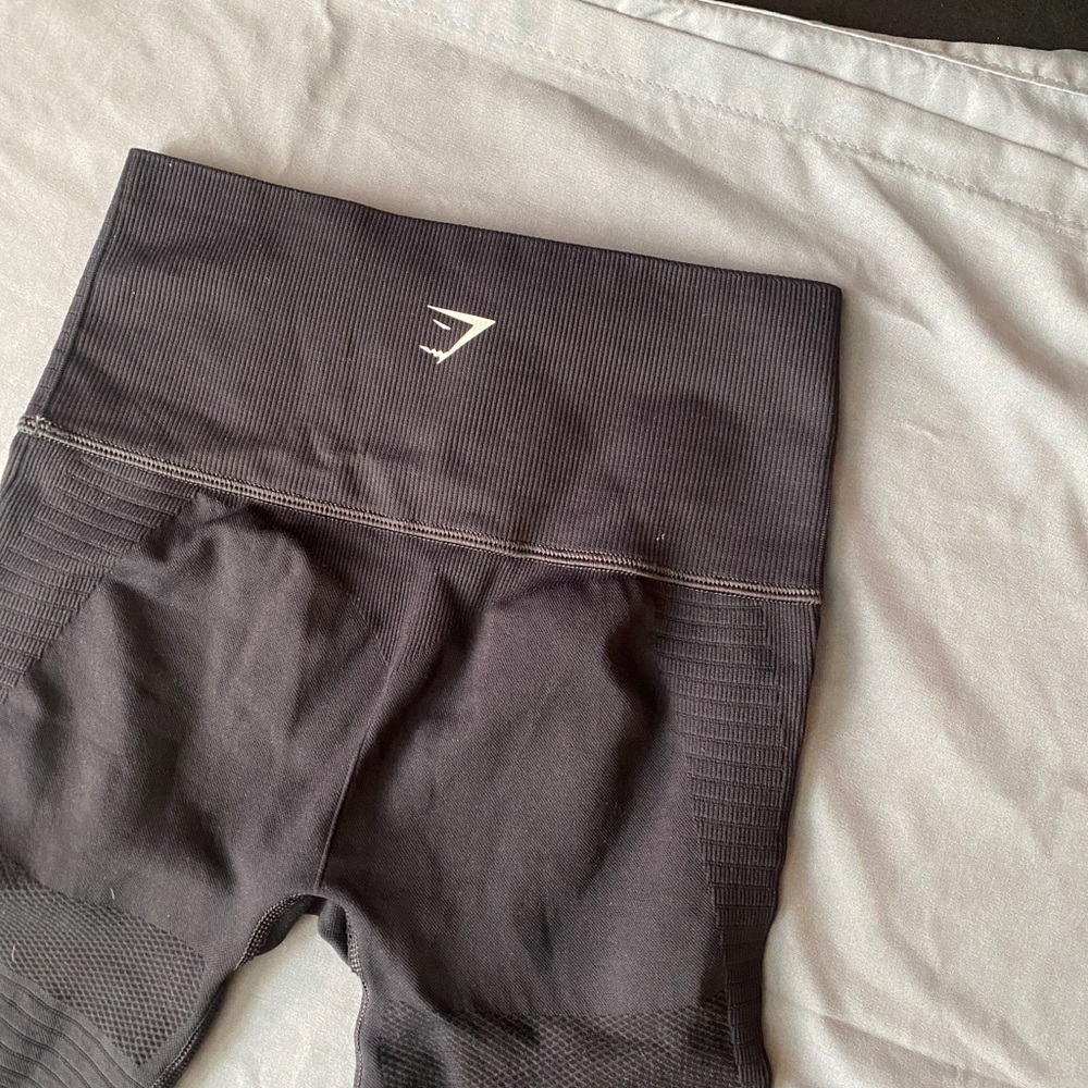 Gymshark black energy seamless butt lift perforated leggings size XS - Picture 2 of 6